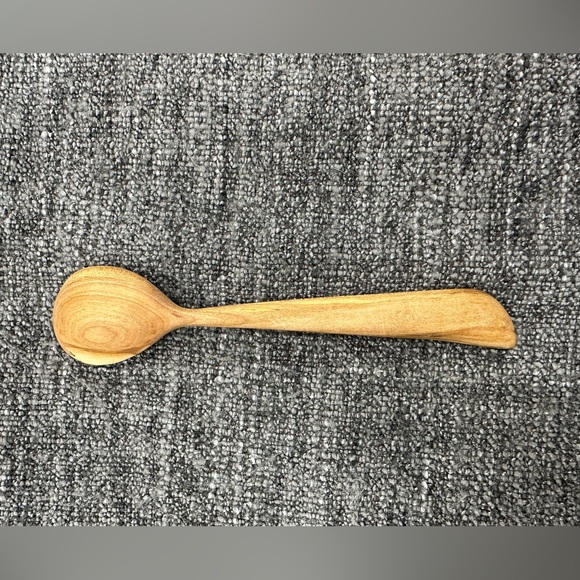 Hand carved small spoon - Picture 2 of 3